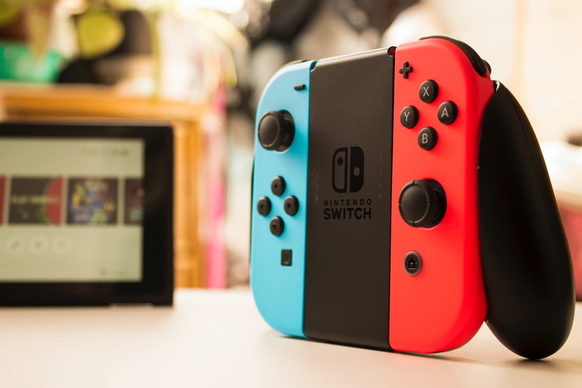 Compra uma Nintendo Switch OLED e leva um jogo de graça