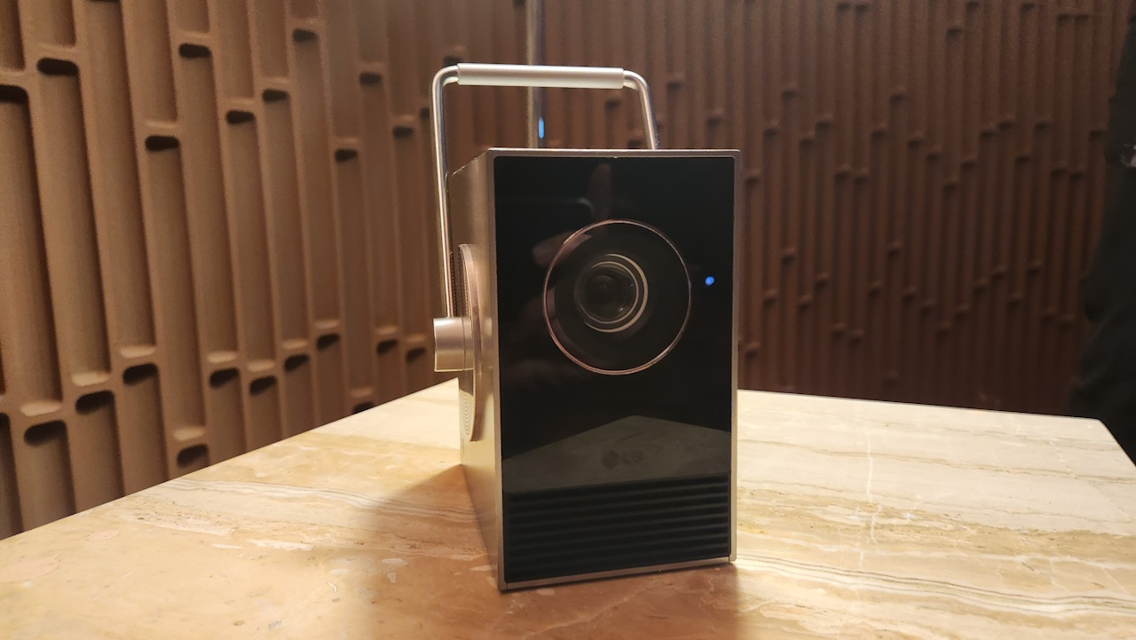 LG CineBeam Q (2)