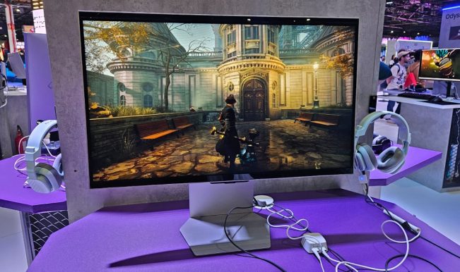 Samsung Odyssey 3D (3)