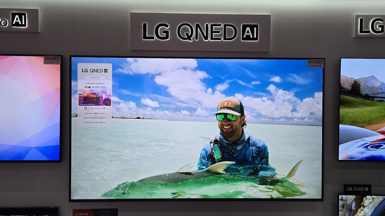 LG QNED AI