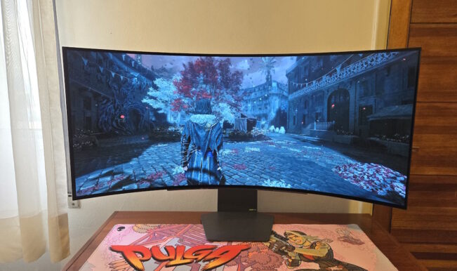 LG UltraGear OLED Curvo 45GS95QE - Clair Obsucre Expedition 33