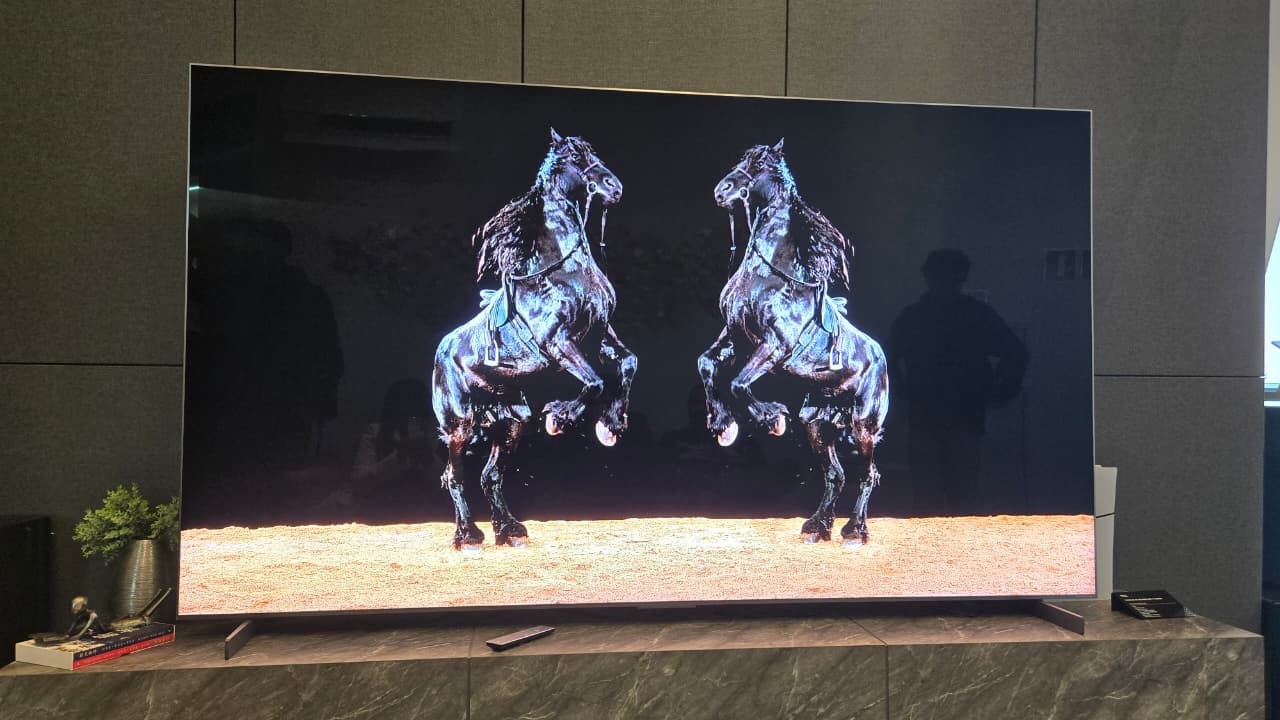 PREMIUM QD-Mini LED TV C8K (2)