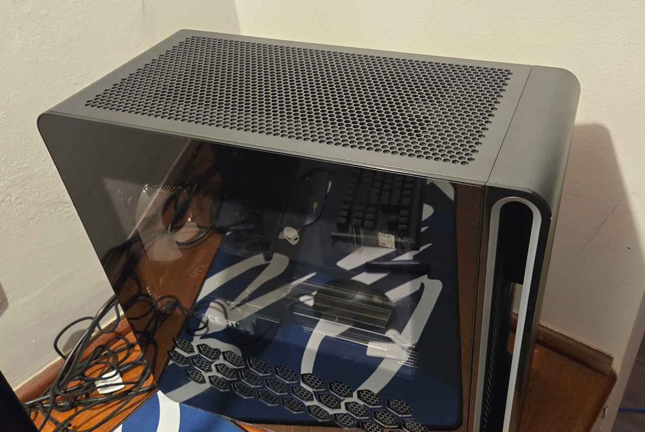 Alienware Aurora Alienware Aurora - design e acabamento (2)