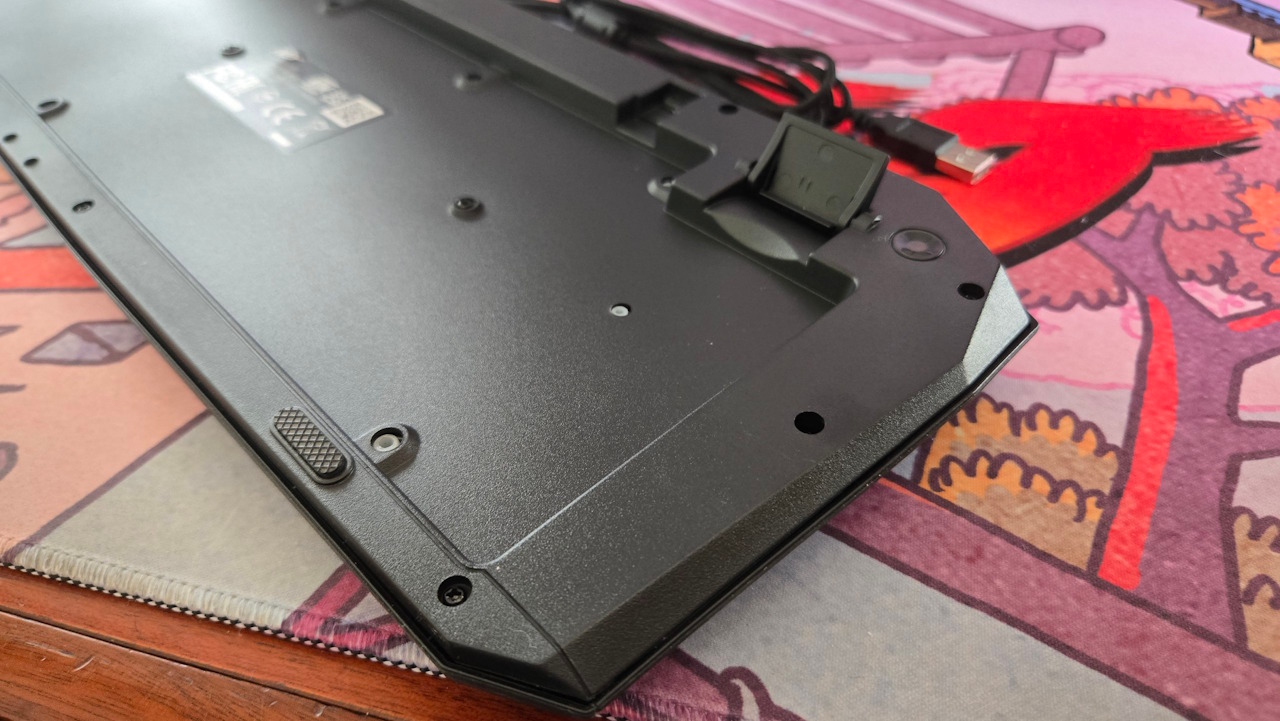 Acer Nitro Gamer NKW100 - design e acabamento (2)