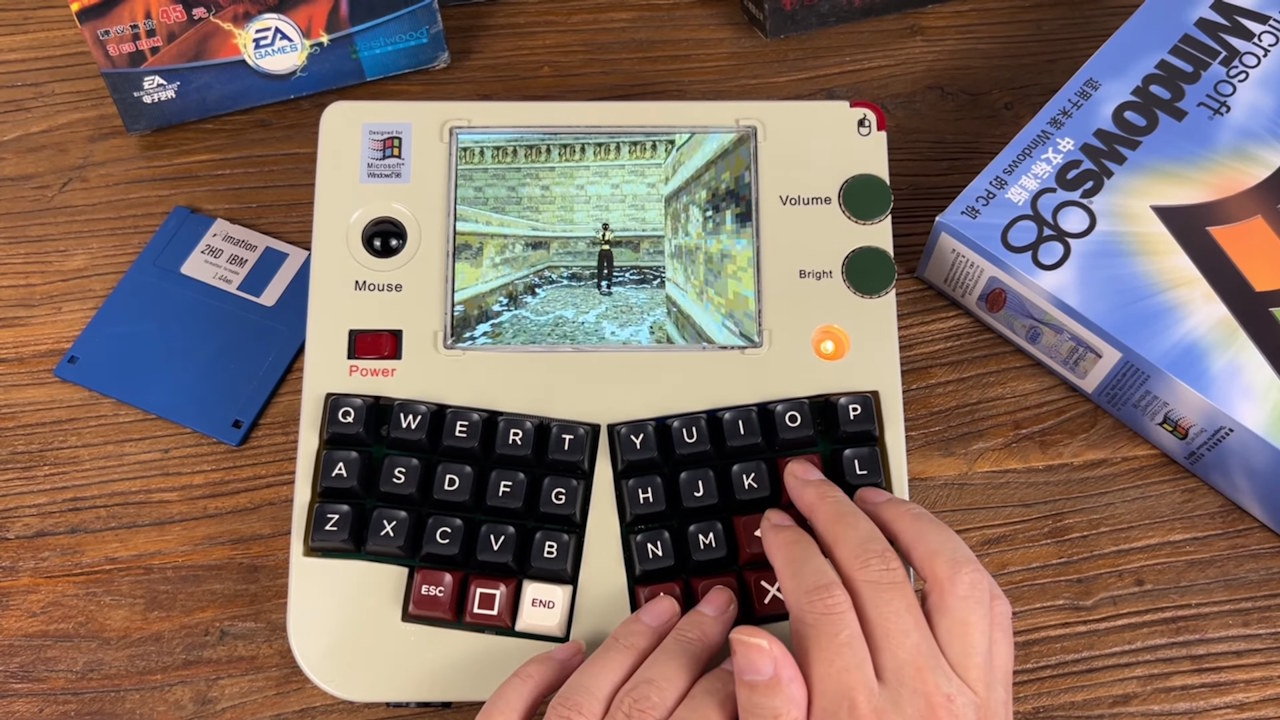 PC portátil com peças dos anos 90 (2)