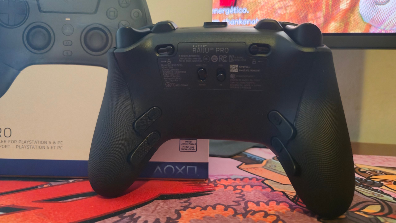 Razer Raiju V3 Pro - parte traseira