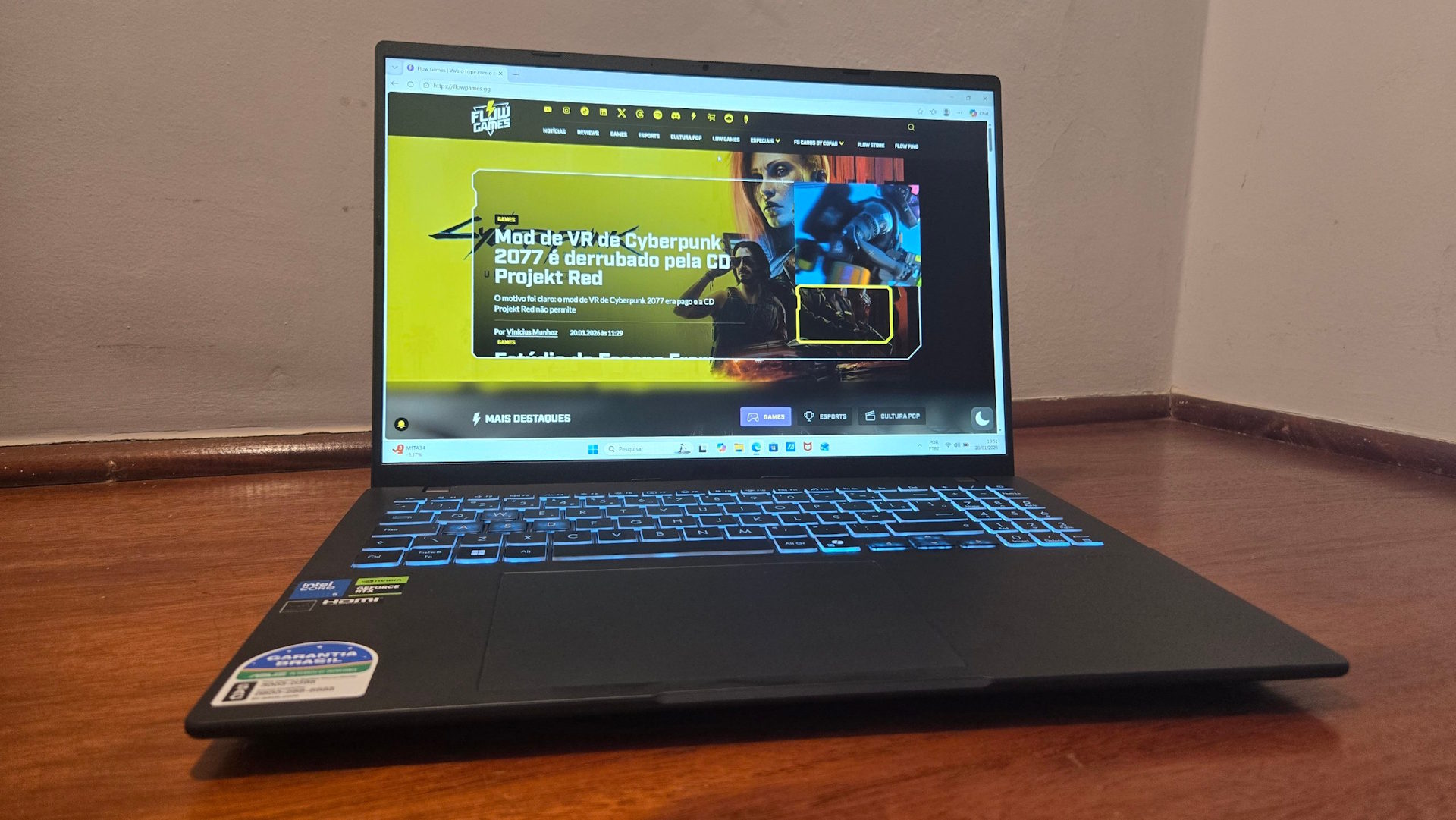 ASUS Gaming V16 - tela