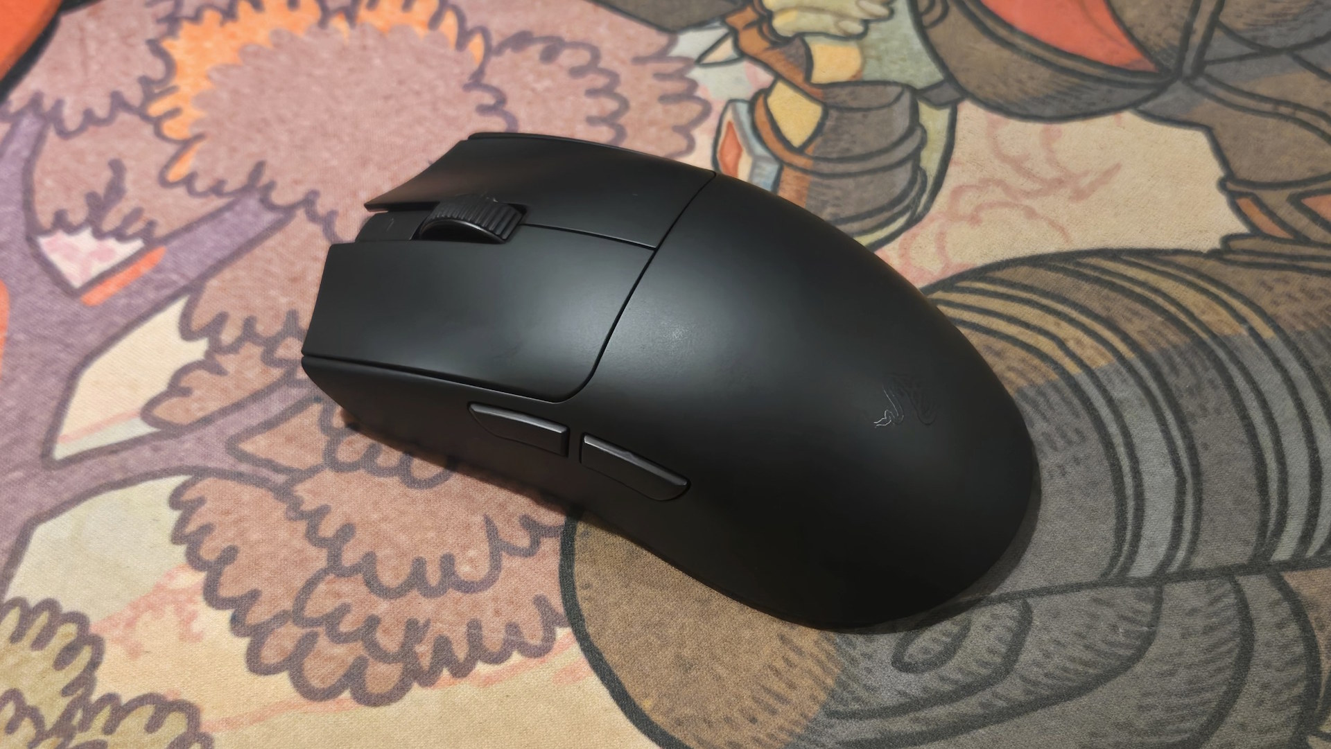 Razer Viper V4 Pro Razer Viper V4 Pro - design e acabamento